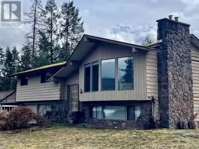 This spacious 4-bedroom, 2-bathroom Christina Lake family home sits on a generous .21-acre lot, offe...