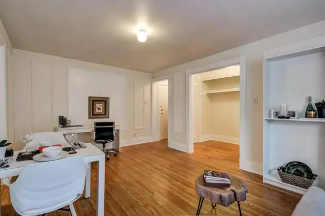 Amazing Bachelor + Den in Long Term Rentals in City of Toronto - Image 11