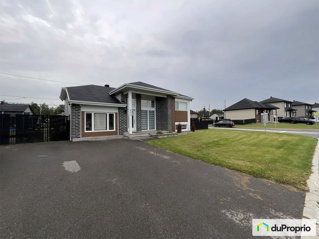 $770,000 - Bungalow for sale in St-Lin-Laurentides — photo 2