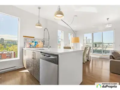DISPONIBLE IMMÉDIATEMENT Penthouse unité de coin sur deux étages au 7e et 8e étage du complexe. Le W...