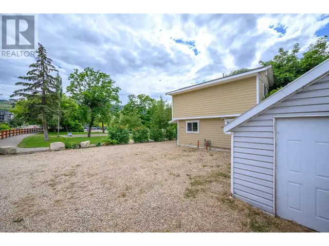 2612 Lakeshore Road Vernon, British Columbia in Houses for Sale in Vernon - Image 36