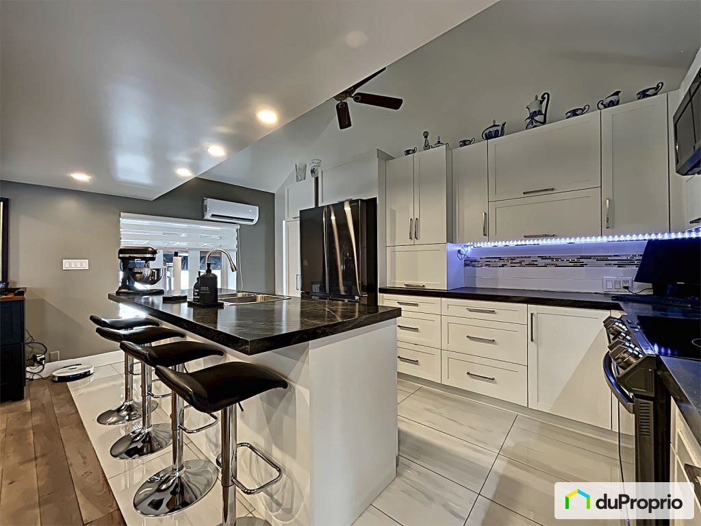 $458,900 - 1 1/2 Storey for sale in St-Charles-Borromée — photo 2