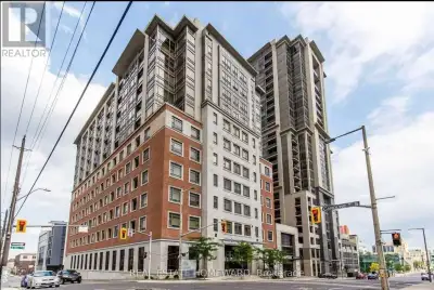 Welcome home to this Trendy Downtown location at 150 Main Street West Condos. An ideal place to live...