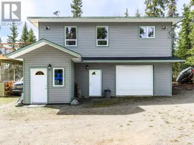 Adventure meets comfort in this charming 2 bed, 2 bath home in Judas Creek, just steps from scenic w...