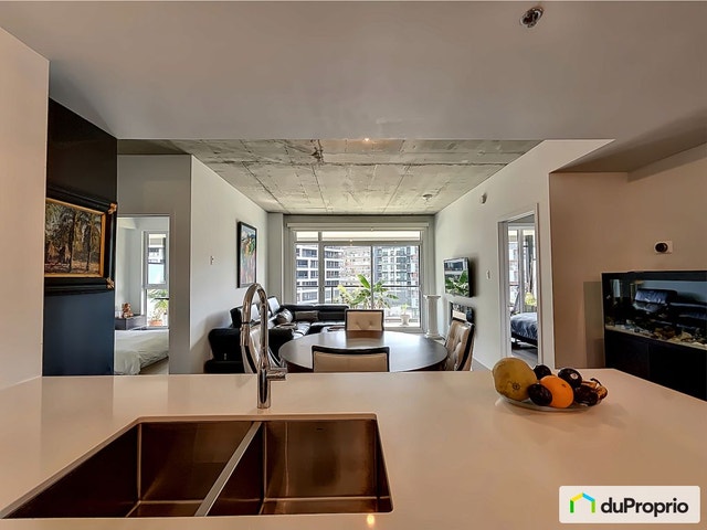 $679,000 - Condominium for sale in Brossard — photo 1