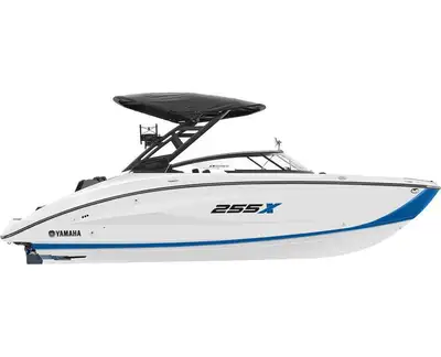 Yamahas 255XE delivers on the promise of a great wake experience. This premium boat is packed with i...