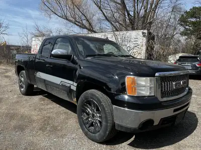 AS-IS | 4WD Extended Cab 5.3L V8 |Aftermarket Touchscreen Infotainment Display | Navigation | Backup...