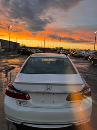 2017 Honda Accord – Backup Camera | Side Mirror Camera | Mileage: 171,179 km Automatic Transmission... (image 4)