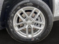 Say hello to your family's new favourite road trip machine! This *2024 Jeep Grand Cherokee L Laredo*... (image 9)