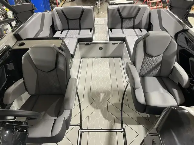 2025 Yamaha Boats 255XD in Powerboats & Motorboats in Swift Current - Image 14
