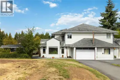 SPACIOUS, BRIGHT & AFFORDABLE! You simply must see this 3 bed, 3 bath half duplex located in the fam...
