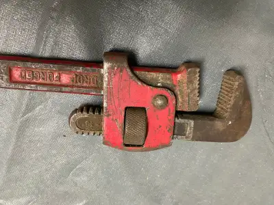 CNR Railroad Pipe Wrench (made in Spain) / Clé à tube (Espagne), View more