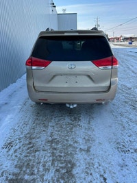 2011 TOYOTA SIENNA LE 3.5L V6 AWD - 7 PASSAGERS —- FINANCEMENT MAISON DISPONIBLE AVEC ACOMPTE DE 4,2... (image 4)