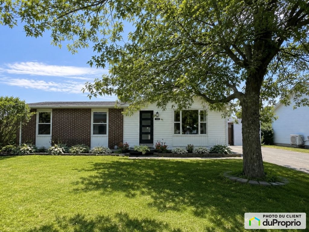 $439,000 - Bungalow for sale in Sherbrooke (Rock Forest) — photo 1