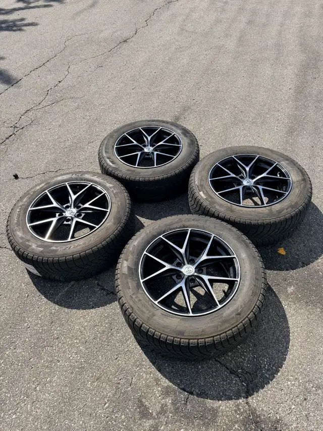 225/65/17 toyota rav4 venza 5x114.3 pirelli winters in Tires & Rims in Mississauga / Peel Region - Image 6