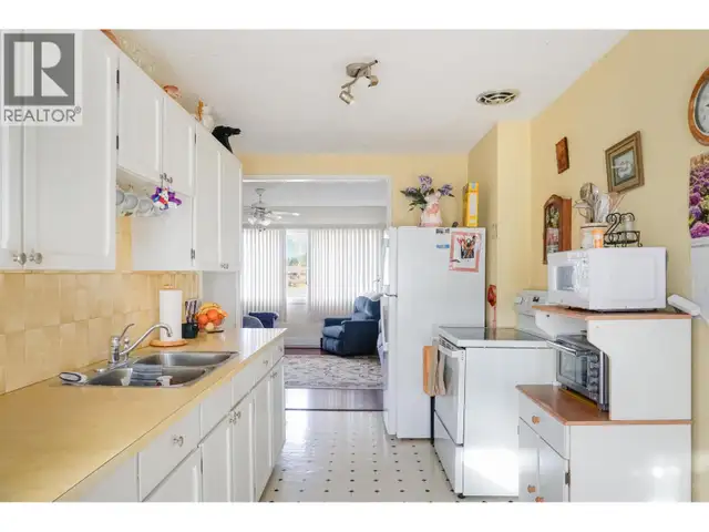 5 GREBE STREET Kitimat, British Columbia in Houses for Sale in Kitimat - Image 5