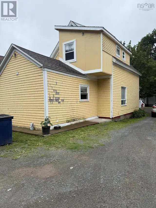HAWTHORNE STREET, ANTIGONISH, N.S. Antigonish, Nova Scotia in Houses for Sale in New Glasgow - Image 4