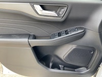 **WE WILL BEAT ANY FORD DEALER IN THE CITY** The 2025 Ford Escape Plug-In Hybrid is the perfect blen... (image 5)