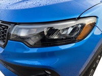 This 2025 JEEP COMPASS LATITUDE LUX 4X4 has the following options Leatherette Seats, Full Sunroof, P... (image 9)