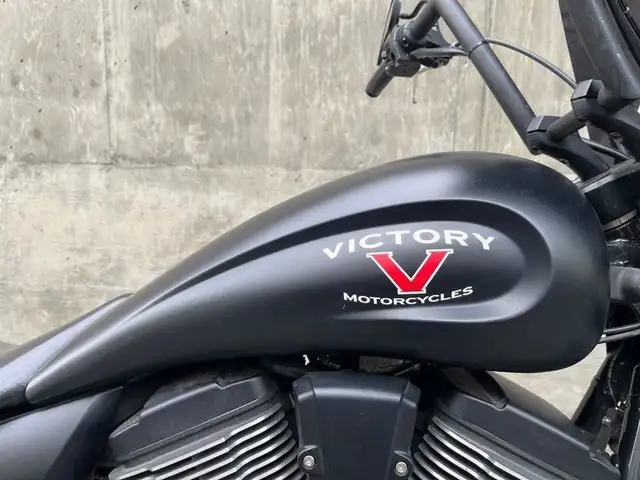 2017 Victory Motorcycles High-Ball Suede Black in Street, Cruisers & Choppers in Kamloops - Image 5