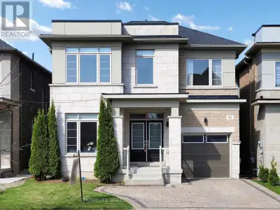 16 EASTGROVE SQUARE East Gwillimbury, Ontario