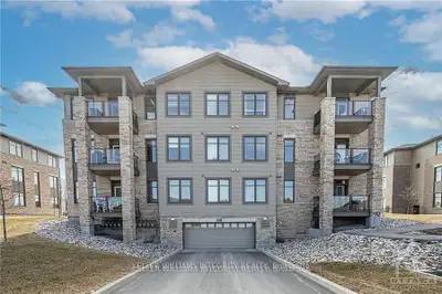 Chic & Spacious 2 Bed + Den Corner Condo in Prime Stittsville Location. A rare opportunity for downs...