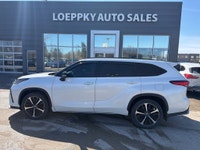 New Arrival. Beautiful XSE with RED interior! AWD and Loaded. 3.5L V6. Heated seats. navigation. car... (image 1)