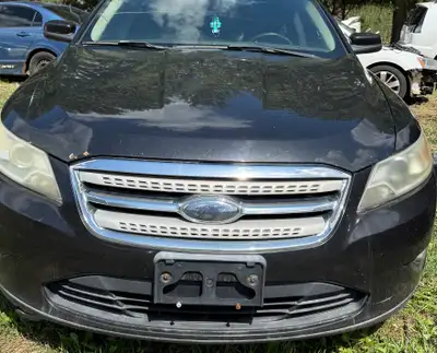 2010 Ford Taurus for parts please contact me at 6476407817