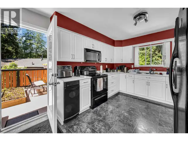 3255 MILTON AVENUE North Vancouver, British Columbia in Houses for Sale in North Shore - Image 5