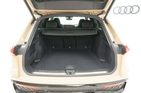 Save over $12,500 on this ultra low KM DEMO - Only 7500KM!! The all-new 2025 Audi Q5 is a masterclas... (image 9)