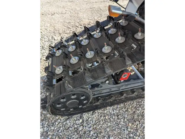 2020 Ski-Doo Renegade X 850 E-TEC(R) 9688 KM in Snowmobiles in Sarnia - Image 6