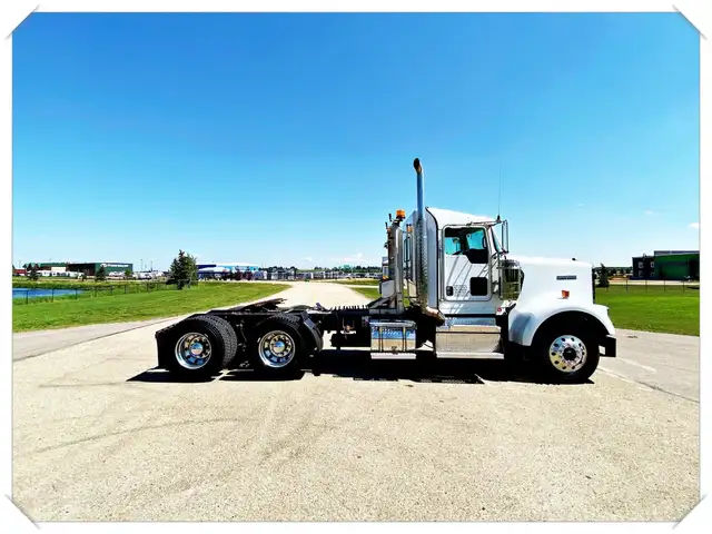 2018 KENWORTH W900 in Heavy Trucks in Saskatoon - Image 5