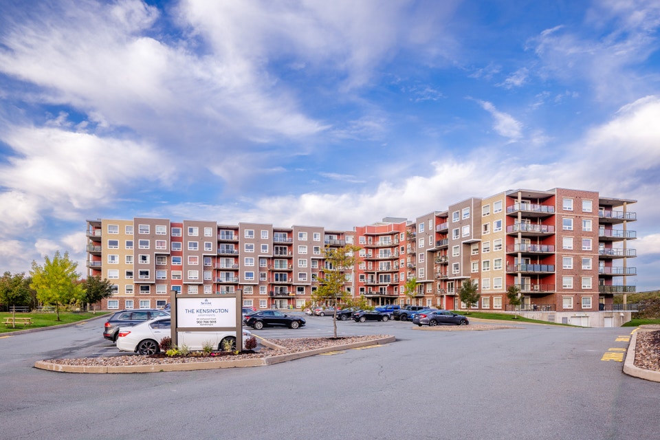 The Kensington Apartments - 1 Bedroom, 1 Bath + Den Apartment fo 2