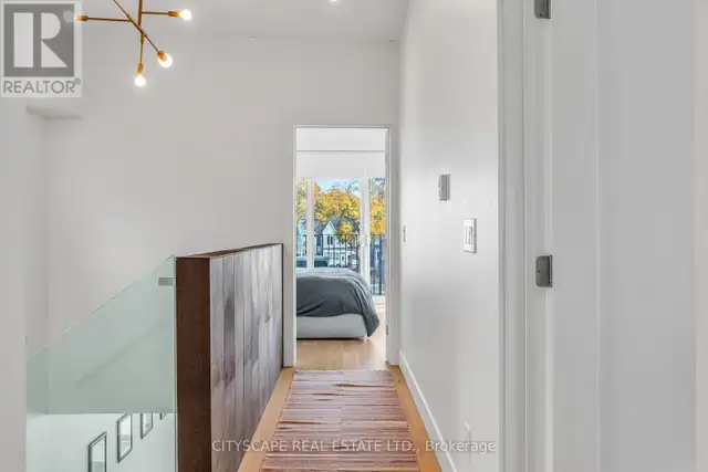 UPPER - 61 EDWIN AVENUE Toronto (Dovercourt-Wallace Emerson-Junc in Long Term Rentals in City of Toronto - Image 32