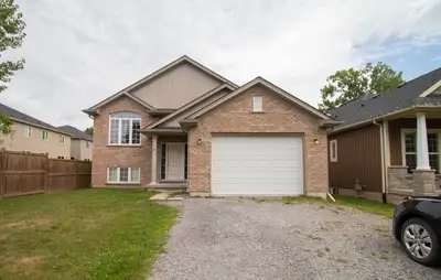 ROOM FOR RENT!! This stunning house offers 7 total bedrooms (3 rooms available), 3 full bathrooms, a...