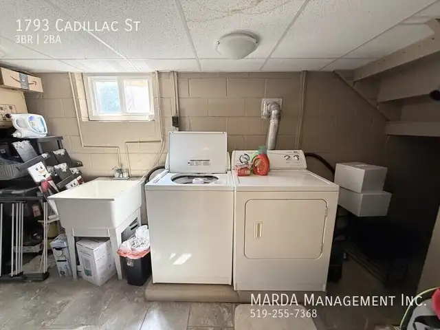 SPACIOUS 3 BED/2 BATH HOME- FINISHED BASEMENT-EAST WINDSOR + UTI in Long Term Rentals in Windsor Region - Image 32