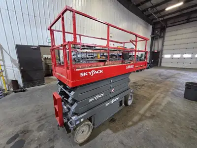 Visit www.globalpower.ca for larger photos and more details! Hours: 512 SkyJack Electric Scissor Lif...