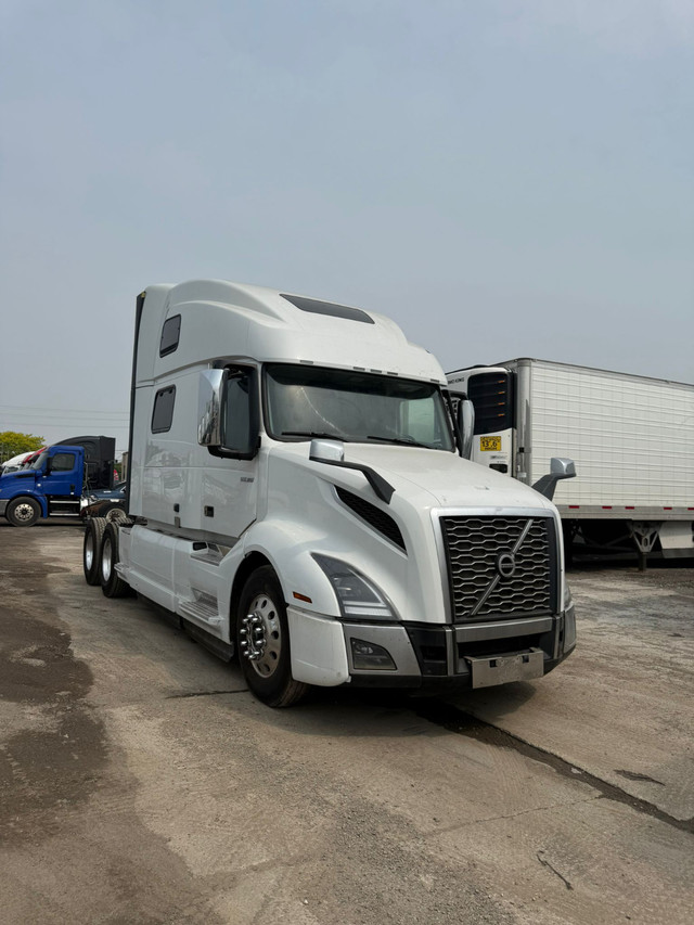 2023 Volvo 860 144,000KM ONLY **ENG PLAN 2 WARRANTY** in Heavy Trucks in Mississauga / Peel Region - Image 2