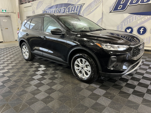 2025 Ford Escape ACTIVE | ACTIVE PREM TECHNOLOGY PKG | REM START in Cars & Trucks in Lloydminster - Image 2