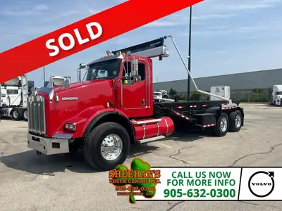 Tandem Roll Off Truck with only 478,731KMS, Cummins ISX-15 550Hp, 18 Speed Manual,24FT John + Sons R...