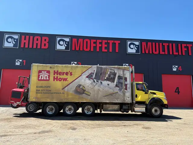 2019 International HV in Heavy Equipment in Abbotsford - Image 2