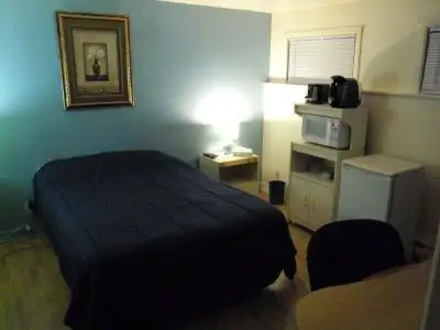 Chambre à louer du dimanche PM au vendredi PM, pour travailleur de l'extérieur ( idéalement construc...