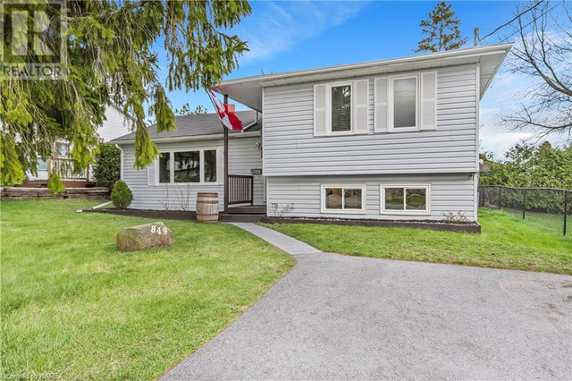 849 QUEEN Street Gananoque, Ontario in Houses for Sale in Kingston - Image 3