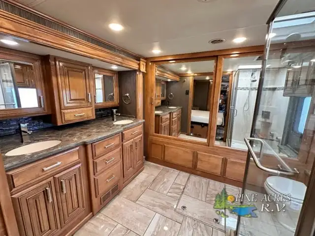 2019 Thor Motor Coach Tuscany 45MX only 020,049 Miles in RVs & Motorhomes in Moncton - Image 52