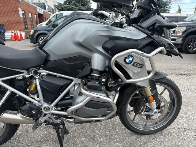 2015 BMW R1200GS ~ BMW R1200GS ~ HTD GRIPS ~ ADJUSTABLE SUSPENSI in Street, Cruisers & Choppers in City of Toronto - Image 28