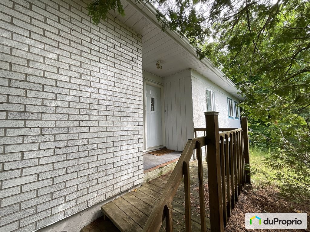 $418,000 - 1 1/2 Storey for sale in Estérel — photo 3