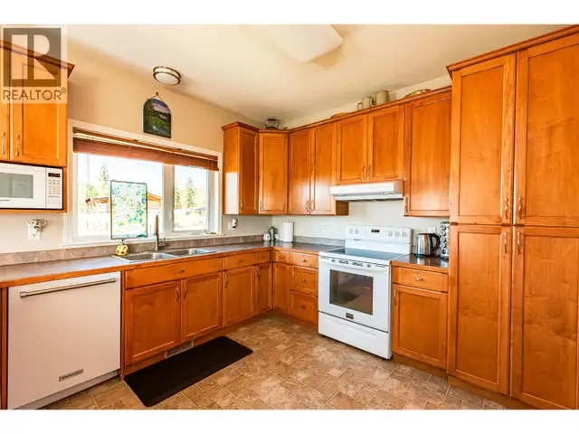 120 VALLEY ROAD Williams Lake, British Columbia in Houses for Sale in Williams Lake - Image 7