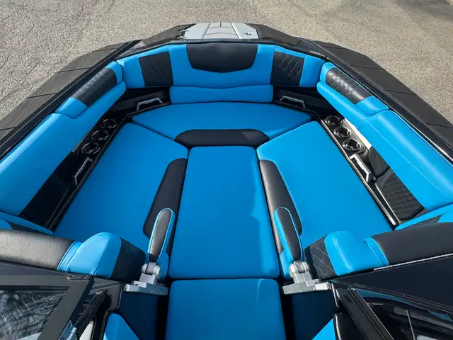 2021 Malibu M240 in Powerboats & Motorboats in Saskatoon - Image 12