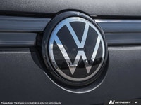 Experience effortless driving in the brand-new 2025 Volkswagen Tiguan Trendline, boasting a mere 5 k... (image 5)