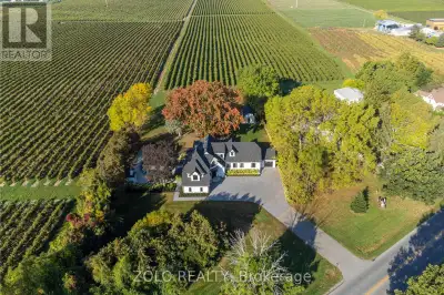 Imagine living in wine country amidst a vineyard and picturesque river setting! This impressive 3000...